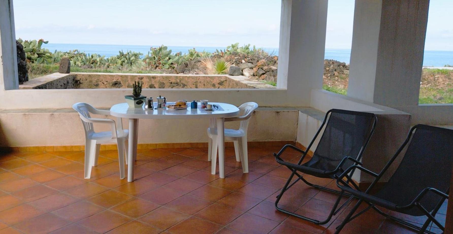 Elio&Mina - Appartamento Con Vista Mare Pantelleria Eksteriør billede
